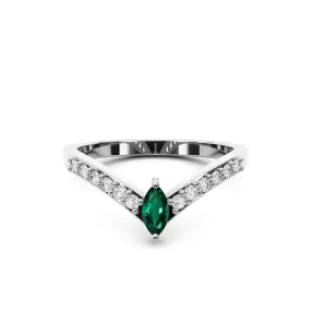 14k White Gold 0.25ct ttw Diamond/Emerald Marquise Center Chevron Ring